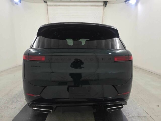 Зелений Ленд Ровер Range Rover Sport, об'ємом двигуна 3 л та пробігом 4 тис. км за 135000 $, фото 4 на Automoto.ua