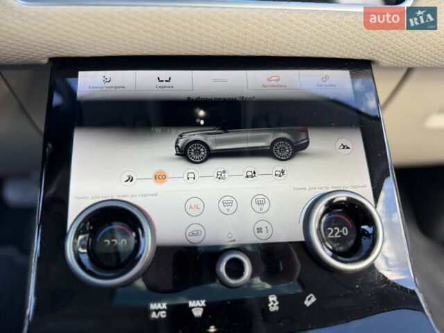 Белый Ленд Ровер Рендж Ровер Велар, объемом двигателя 2 л и пробегом 188 тыс. км за 28700 $, фото 30 на Automoto.ua