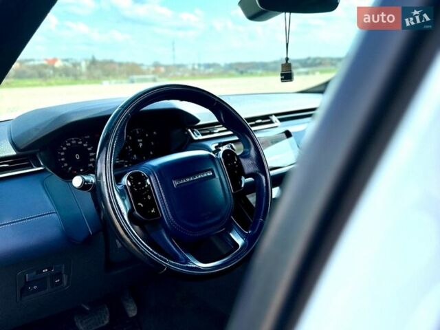 Білий Ленд Ровер Рендж Ровер Велар, об'ємом двигуна 2 л та пробігом 134 тис. км за 28999 $, фото 50 на Automoto.ua