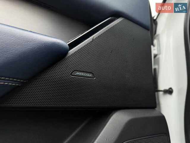 Белый Ленд Ровер Рендж Ровер Велар, объемом двигателя 2 л и пробегом 134 тыс. км за 29500 $, фото 54 на Automoto.ua