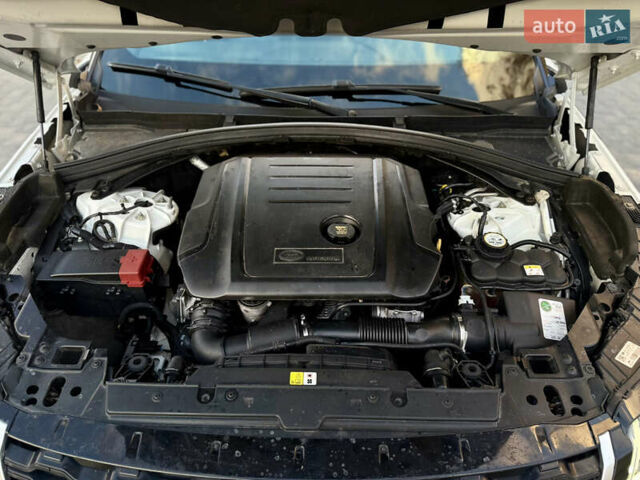 Белый Ленд Ровер Рендж Ровер Велар, объемом двигателя 2 л и пробегом 134 тыс. км за 33999 $, фото 92 на Automoto.ua