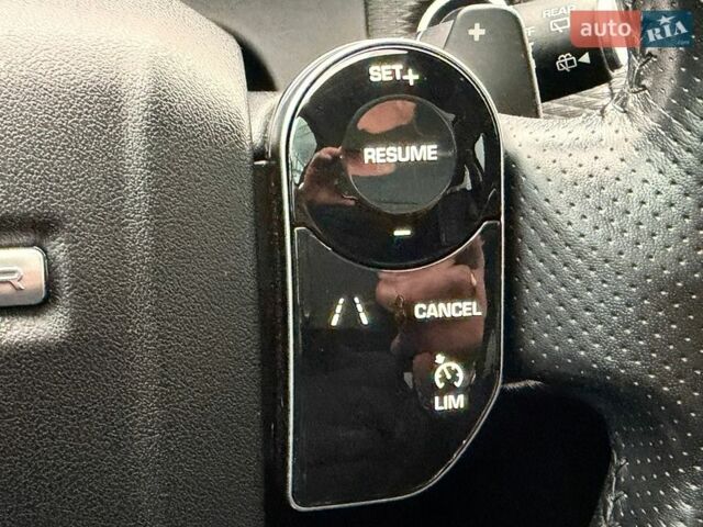 Білий Ленд Ровер Рендж Ровер Велар, об'ємом двигуна 2 л та пробігом 110 тис. км за 38500 $, фото 47 на Automoto.ua