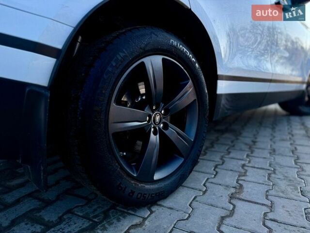 Белый Ленд Ровер Рендж Ровер Велар, объемом двигателя 2 л и пробегом 134 тыс. км за 29999 $, фото 51 на Automoto.ua