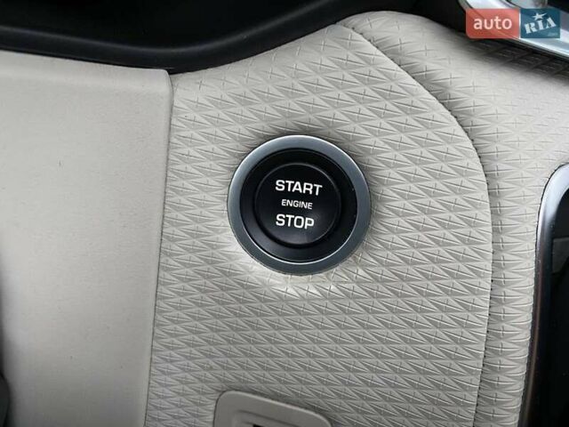 Білий Ленд Ровер Рендж Ровер Велар, об'ємом двигуна 2 л та пробігом 78 тис. км за 35900 $, фото 24 на Automoto.ua