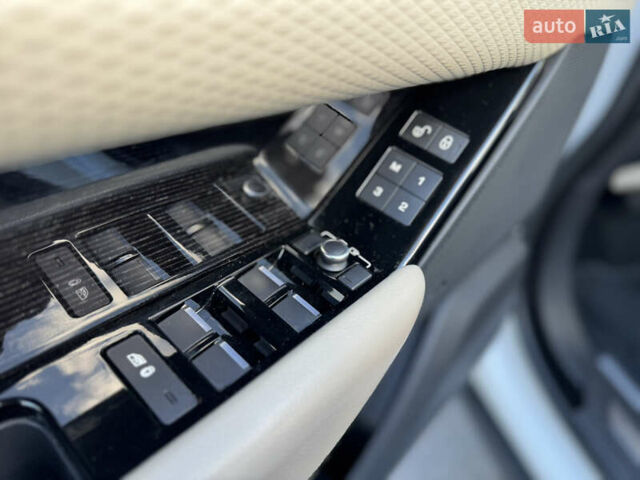 Белый Ленд Ровер Рендж Ровер Велар, объемом двигателя 2 л и пробегом 188 тыс. км за 28700 $, фото 23 на Automoto.ua