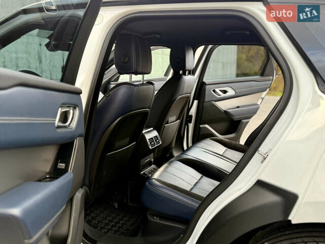 Белый Ленд Ровер Рендж Ровер Велар, объемом двигателя 2 л и пробегом 134 тыс. км за 33999 $, фото 57 на Automoto.ua