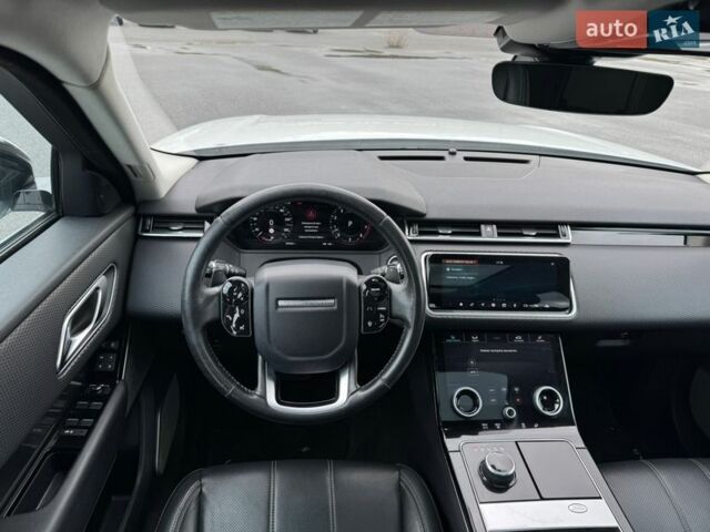 Белый Ленд Ровер Рендж Ровер Велар, объемом двигателя 3 л и пробегом 93 тыс. км за 33000 $, фото 17 на Automoto.ua