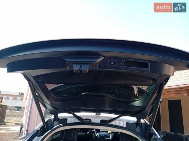 Белый Ленд Ровер Рендж Ровер Велар, объемом двигателя 2 л и пробегом 109 тыс. км за 31000 $, фото 69 на Automoto.ua