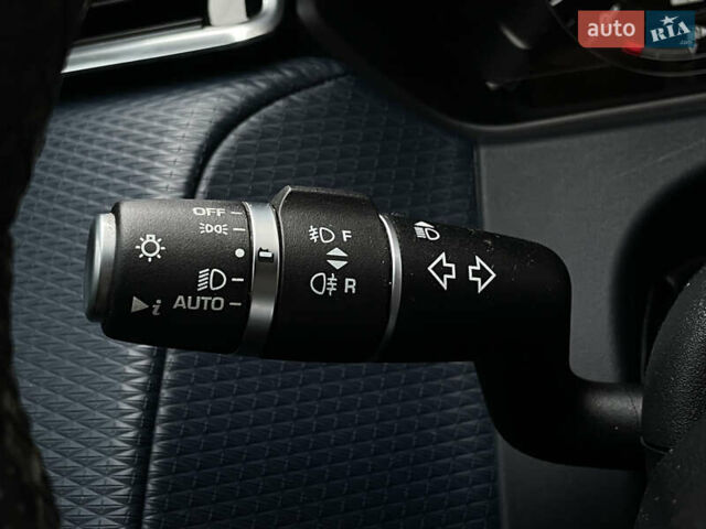 Белый Ленд Ровер Рендж Ровер Велар, объемом двигателя 2 л и пробегом 155 тыс. км за 29500 $, фото 49 на Automoto.ua