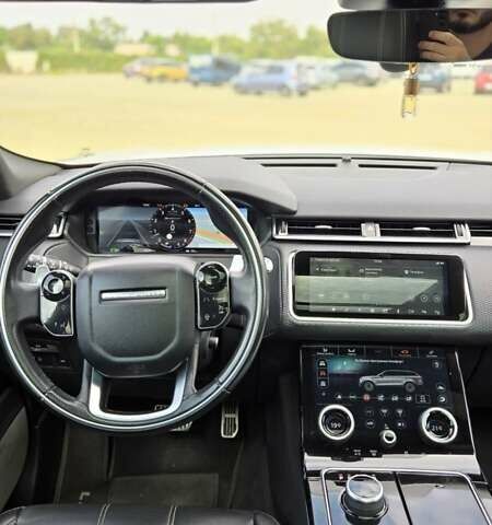 Белый Ленд Ровер Рендж Ровер Велар, объемом двигателя 3 л и пробегом 95 тыс. км за 39500 $, фото 32 на Automoto.ua