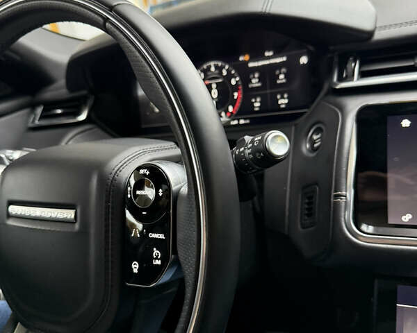 Белый Ленд Ровер Рендж Ровер Велар, объемом двигателя 2 л и пробегом 87 тыс. км за 33300 $, фото 37 на Automoto.ua