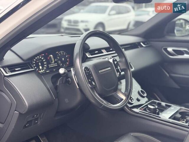 Білий Ленд Ровер Рендж Ровер Велар, об'ємом двигуна 2 л та пробігом 208 тис. км за 29999 $, фото 24 на Automoto.ua