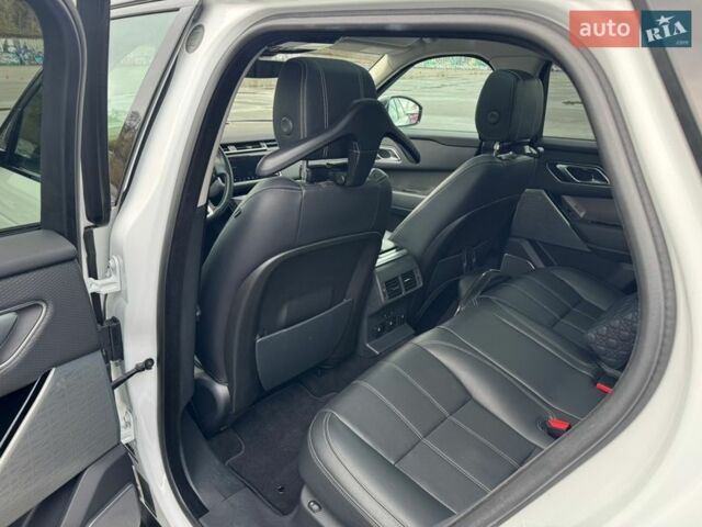 Белый Ленд Ровер Рендж Ровер Велар, объемом двигателя 3 л и пробегом 93 тыс. км за 33000 $, фото 14 на Automoto.ua