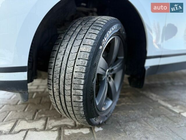 Белый Ленд Ровер Рендж Ровер Велар, объемом двигателя 2 л и пробегом 134 тыс. км за 29999 $, фото 57 на Automoto.ua