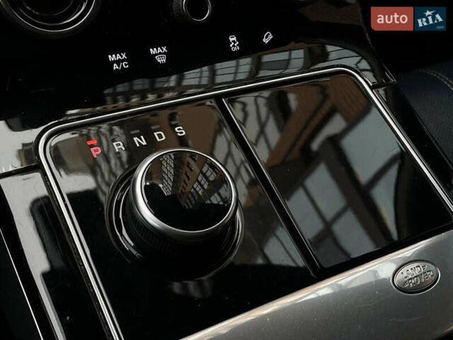 Белый Ленд Ровер Рендж Ровер Велар, объемом двигателя 2 л и пробегом 155 тыс. км за 29500 $, фото 38 на Automoto.ua