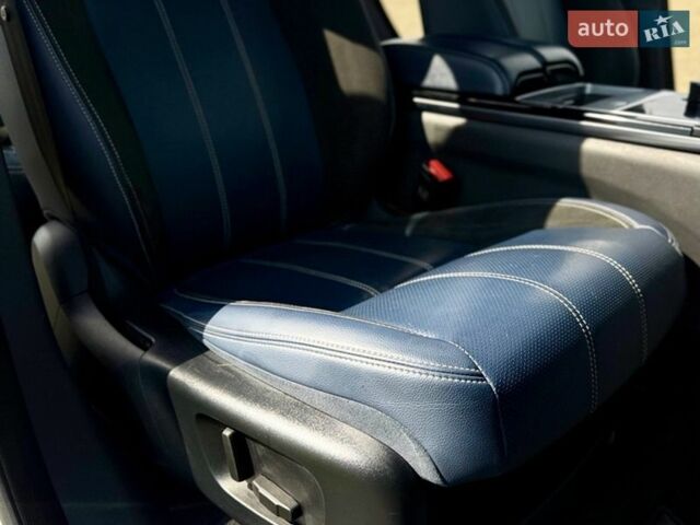 Білий Ленд Ровер Рендж Ровер Велар, об'ємом двигуна 2 л та пробігом 134 тис. км за 28999 $, фото 61 на Automoto.ua