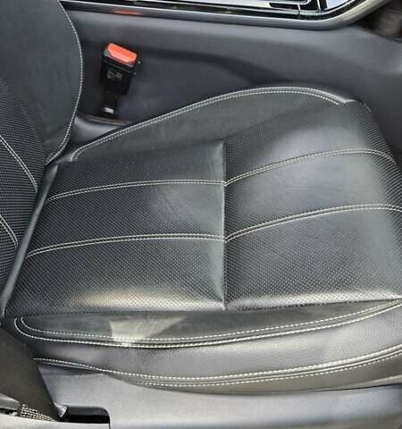 Белый Ленд Ровер Рендж Ровер Велар, объемом двигателя 3 л и пробегом 95 тыс. км за 39500 $, фото 42 на Automoto.ua