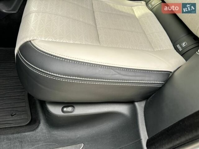 Белый Ленд Ровер Рендж Ровер Велар, объемом двигателя 2.99 л и пробегом 106 тыс. км за 39900 $, фото 22 на Automoto.ua