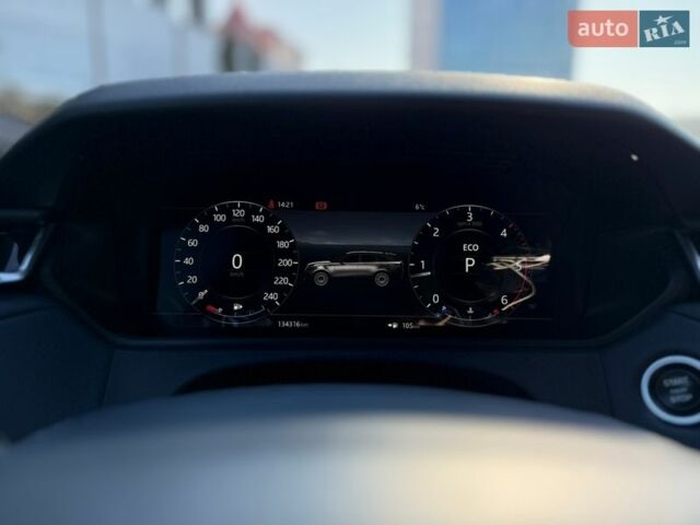 Белый Ленд Ровер Рендж Ровер Велар, объемом двигателя 2 л и пробегом 134 тыс. км за 29999 $, фото 91 на Automoto.ua