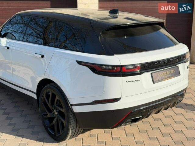 Белый Ленд Ровер Рендж Ровер Велар, объемом двигателя 2 л и пробегом 90 тыс. км за 33900 $, фото 5 на Automoto.ua