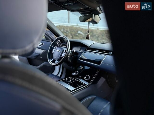 Белый Ленд Ровер Рендж Ровер Велар, объемом двигателя 2 л и пробегом 134 тыс. км за 29999 $, фото 77 на Automoto.ua