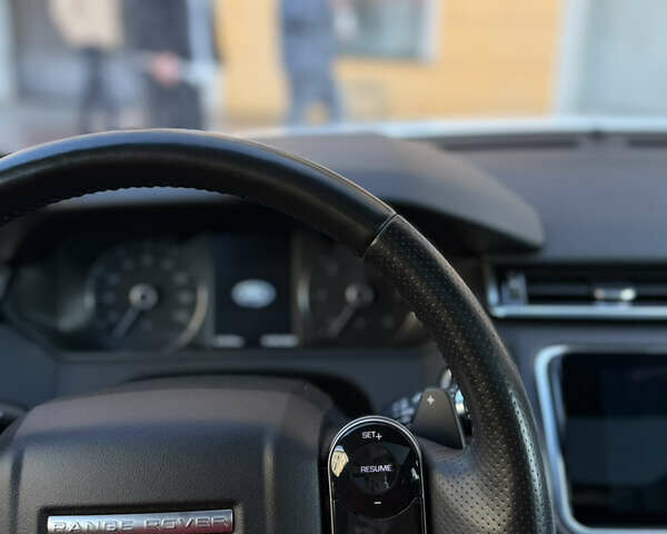 Белый Ленд Ровер Рендж Ровер Велар, объемом двигателя 2 л и пробегом 127 тыс. км за 29500 $, фото 25 на Automoto.ua