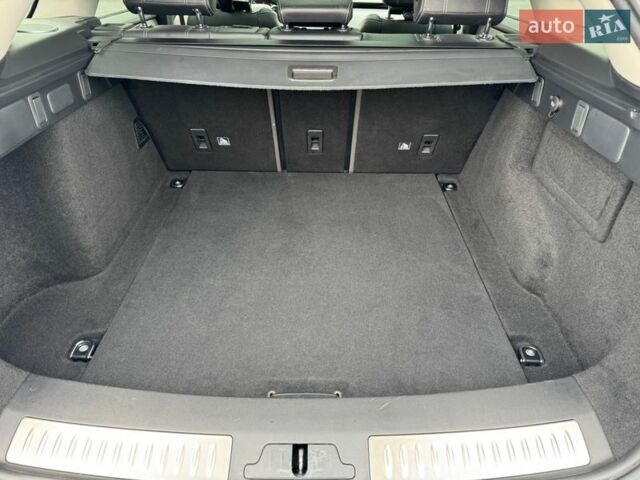 Белый Ленд Ровер Рендж Ровер Велар, объемом двигателя 3 л и пробегом 93 тыс. км за 33000 $, фото 28 на Automoto.ua