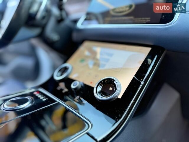 Белый Ленд Ровер Рендж Ровер Велар, объемом двигателя 2 л и пробегом 134 тыс. км за 29999 $, фото 86 на Automoto.ua