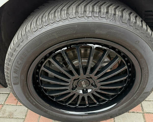 Белый Ленд Ровер Рендж Ровер Велар, объемом двигателя 2 л и пробегом 87 тыс. км за 33300 $, фото 49 на Automoto.ua