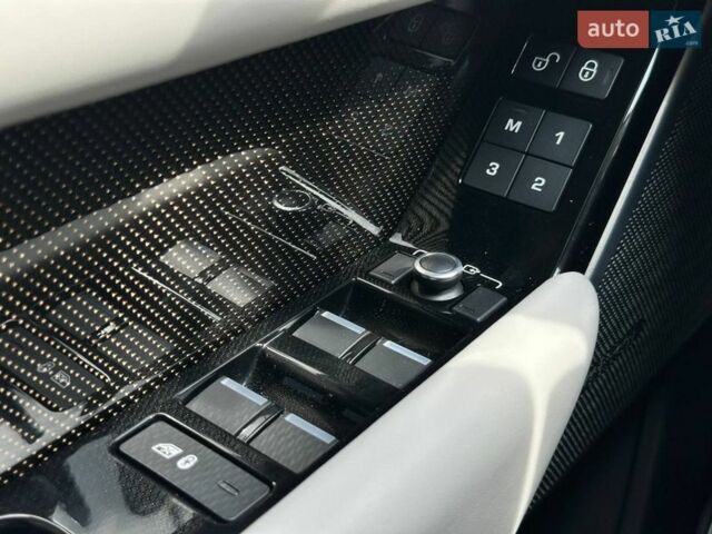 Белый Ленд Ровер Рендж Ровер Велар, объемом двигателя 2.99 л и пробегом 106 тыс. км за 39900 $, фото 24 на Automoto.ua