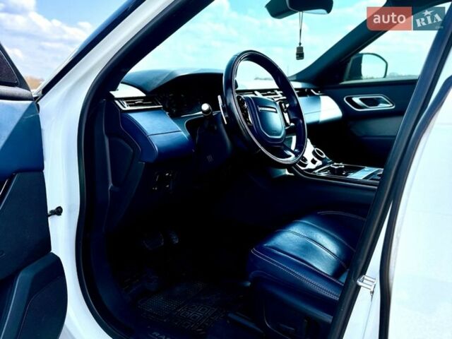 Білий Ленд Ровер Рендж Ровер Велар, об'ємом двигуна 2 л та пробігом 134 тис. км за 28999 $, фото 45 на Automoto.ua