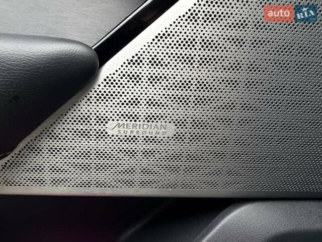 Білий Ленд Ровер Рендж Ровер Велар, об'ємом двигуна 2 л та пробігом 208 тис. км за 29999 $, фото 21 на Automoto.ua