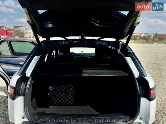 Білий Ленд Ровер Рендж Ровер Велар, об'ємом двигуна 2 л та пробігом 134 тис. км за 28999 $, фото 55 на Automoto.ua