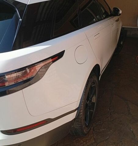 Белый Ленд Ровер Рендж Ровер Велар, объемом двигателя 2 л и пробегом 109 тыс. км за 31000 $, фото 50 на Automoto.ua