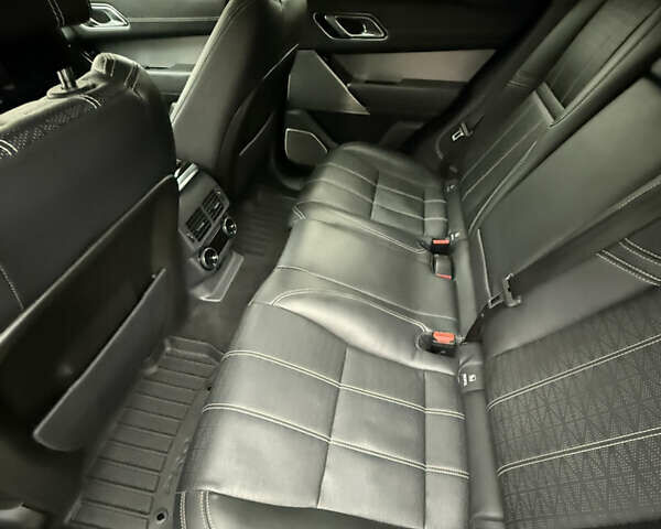 Белый Ленд Ровер Рендж Ровер Велар, объемом двигателя 2 л и пробегом 87 тыс. км за 33300 $, фото 25 на Automoto.ua