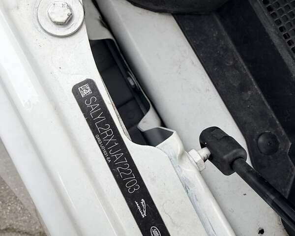 Білий Ленд Ровер Рендж Ровер Велар, об'ємом двигуна 2 л та пробігом 208 тис. км за 29999 $, фото 30 на Automoto.ua