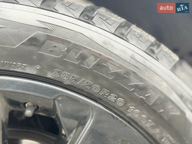 Білий Ленд Ровер Рендж Ровер Велар, об'ємом двигуна 2 л та пробігом 208 тис. км за 29999 $, фото 6 на Automoto.ua