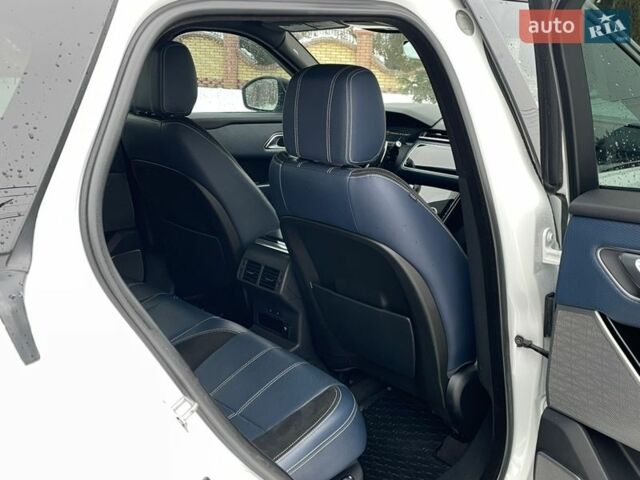 Білий Ленд Ровер Рендж Ровер Велар, об'ємом двигуна 2 л та пробігом 156 тис. км за 27000 $, фото 30 на Automoto.ua