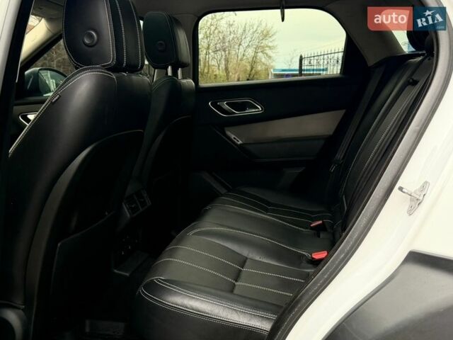 Білий Ленд Ровер Рендж Ровер Велар, об'ємом двигуна 2 л та пробігом 110 тис. км за 38500 $, фото 28 на Automoto.ua