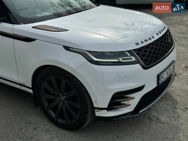 Белый Ленд Ровер Рендж Ровер Велар, объемом двигателя 2.99 л и пробегом 106 тыс. км за 39900 $, фото 3 на Automoto.ua
