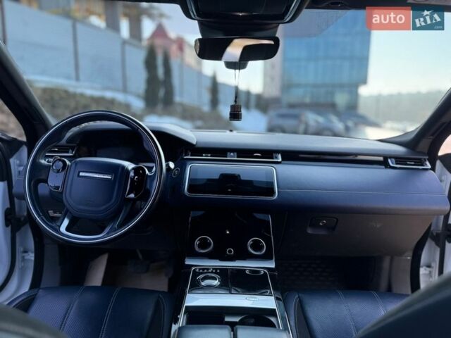 Белый Ленд Ровер Рендж Ровер Велар, объемом двигателя 2 л и пробегом 134 тыс. км за 29999 $, фото 78 на Automoto.ua