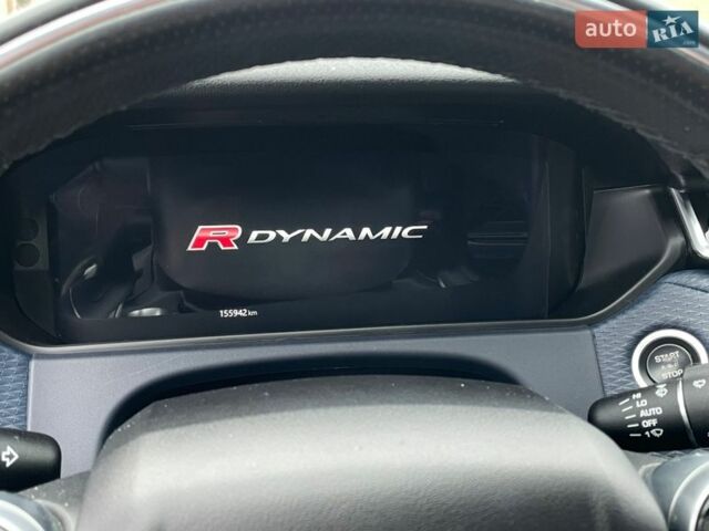 Білий Ленд Ровер Рендж Ровер Велар, об'ємом двигуна 2 л та пробігом 156 тис. км за 27000 $, фото 35 на Automoto.ua