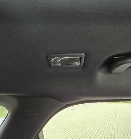 Белый Ленд Ровер Рендж Ровер Велар, объемом двигателя 3 л и пробегом 95 тыс. км за 39500 $, фото 46 на Automoto.ua