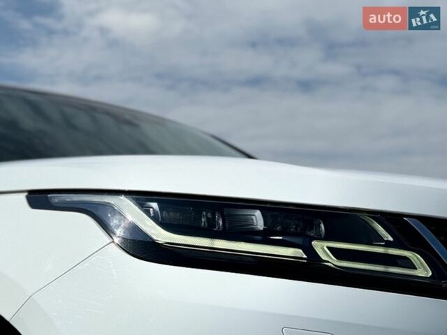 Білий Ленд Ровер Рендж Ровер Велар, об'ємом двигуна 2 л та пробігом 134 тис. км за 28999 $, фото 34 на Automoto.ua