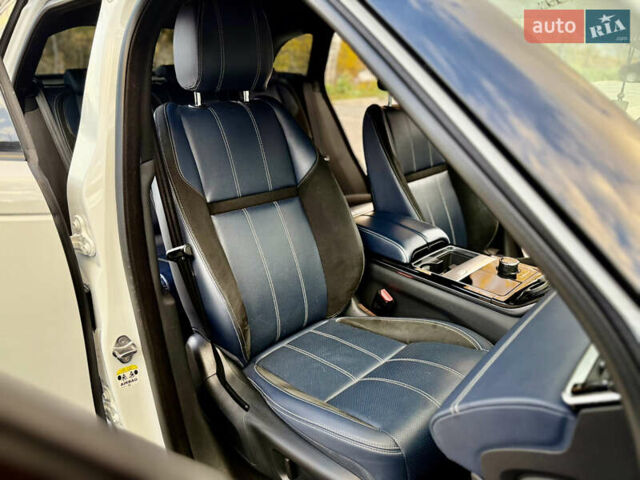 Белый Ленд Ровер Рендж Ровер Велар, объемом двигателя 2 л и пробегом 134 тыс. км за 33999 $, фото 81 на Automoto.ua