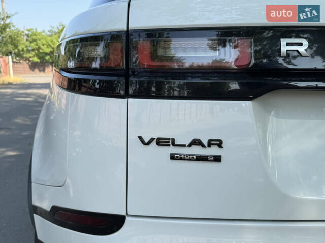 Белый Ленд Ровер Рендж Ровер Велар, объемом двигателя 2 л и пробегом 124 тыс. км за 32300 $, фото 27 на Automoto.ua