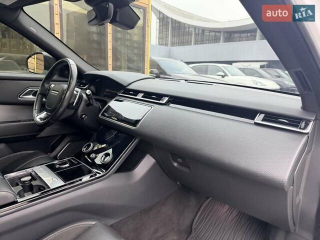 Білий Ленд Ровер Рендж Ровер Велар, об'ємом двигуна 2 л та пробігом 208 тис. км за 29999 $, фото 14 на Automoto.ua