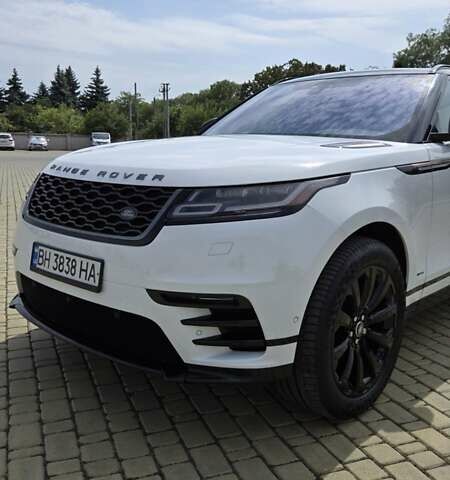 Белый Ленд Ровер Рендж Ровер Велар, объемом двигателя 3 л и пробегом 95 тыс. км за 39500 $, фото 5 на Automoto.ua