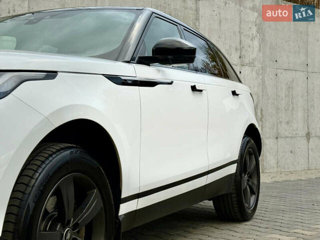 Белый Ленд Ровер Рендж Ровер Велар, объемом двигателя 2 л и пробегом 134 тыс. км за 33999 $, фото 8 на Automoto.ua