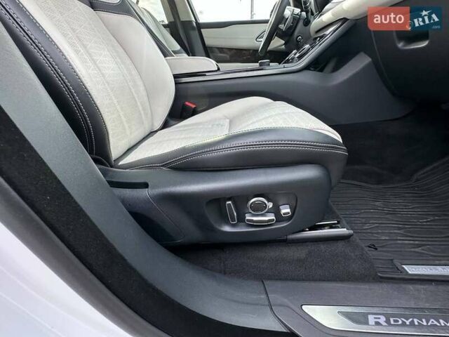 Белый Ленд Ровер Рендж Ровер Велар, объемом двигателя 2.99 л и пробегом 106 тыс. км за 43900 $, фото 39 на Automoto.ua